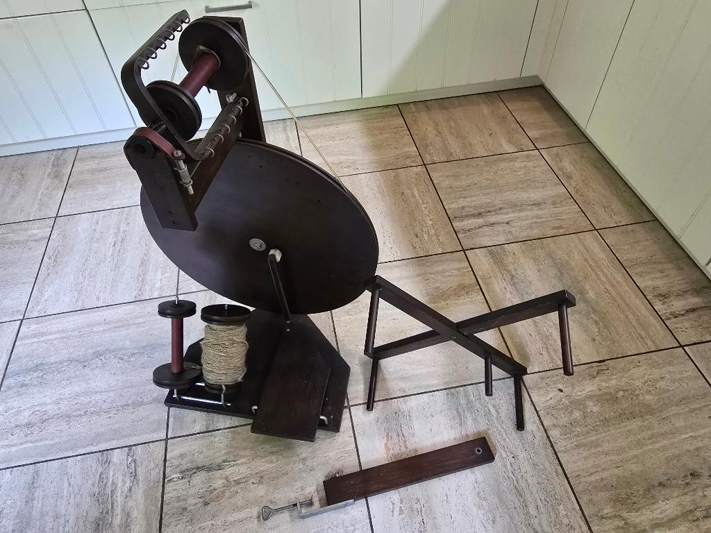 Louët spinnewiel S20, Hobby en Vrije tijd, Spinnewielen en Spinnen, Ophalen, Gebruikt, Spinnewiel