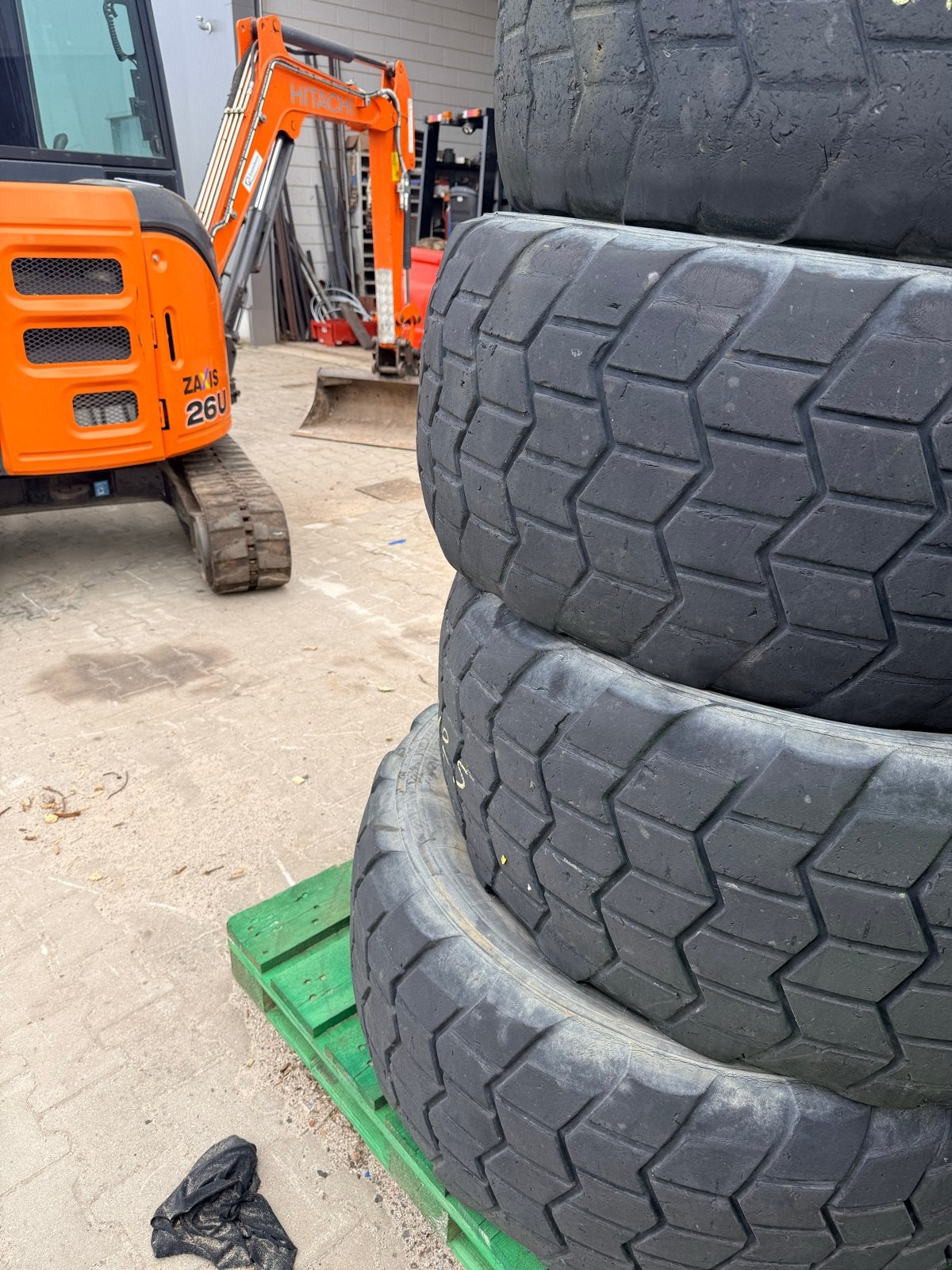 Gebruikte tractorbanden en industriële banden, Ophalen