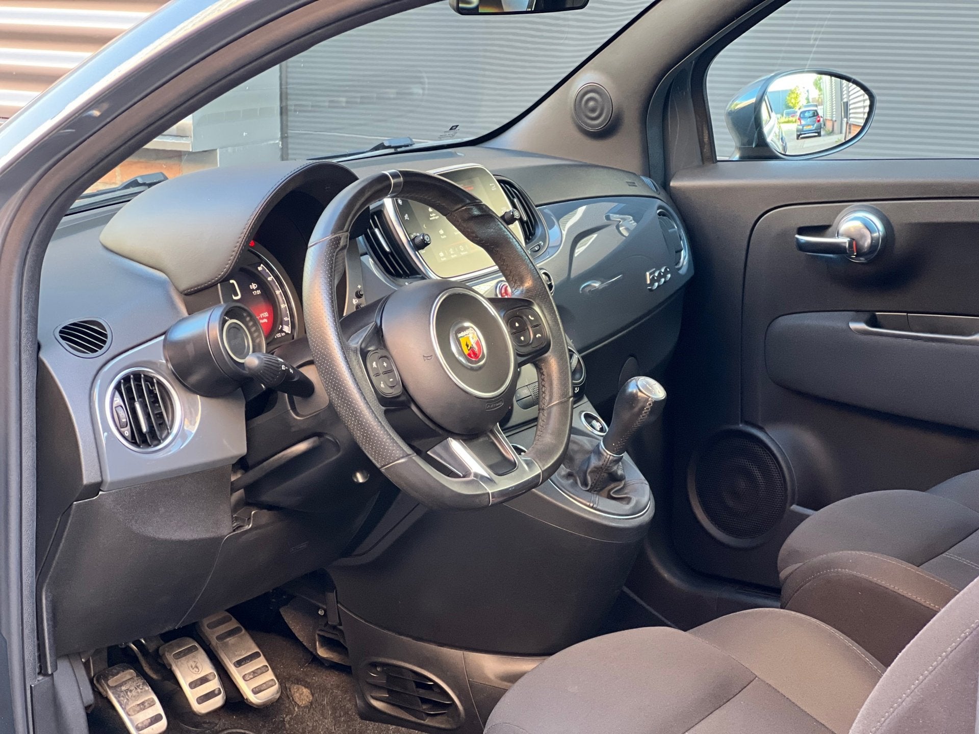 Abarth 595 1.4 T-Jet Abarth 595 70th Anniversary Carplay, Auto's, Voorwielaandrijving, Stof, Gebruikt, 14 km/l