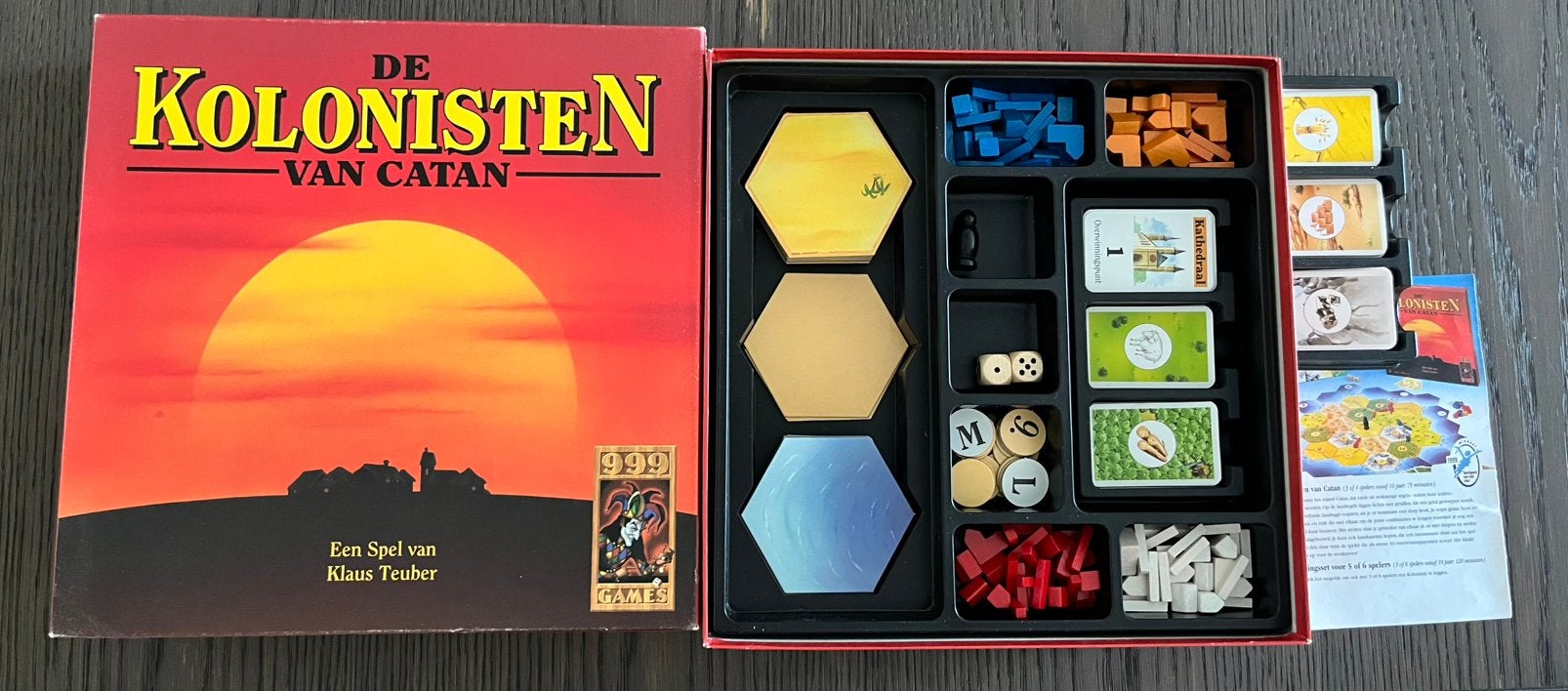 De Kolonisten van Catan - Klassiek Bordspel, Hobby en Vrije tijd, Gezelschapsspellen | Bordspellen, Drie of vier spelers, Ophalen of Verzenden