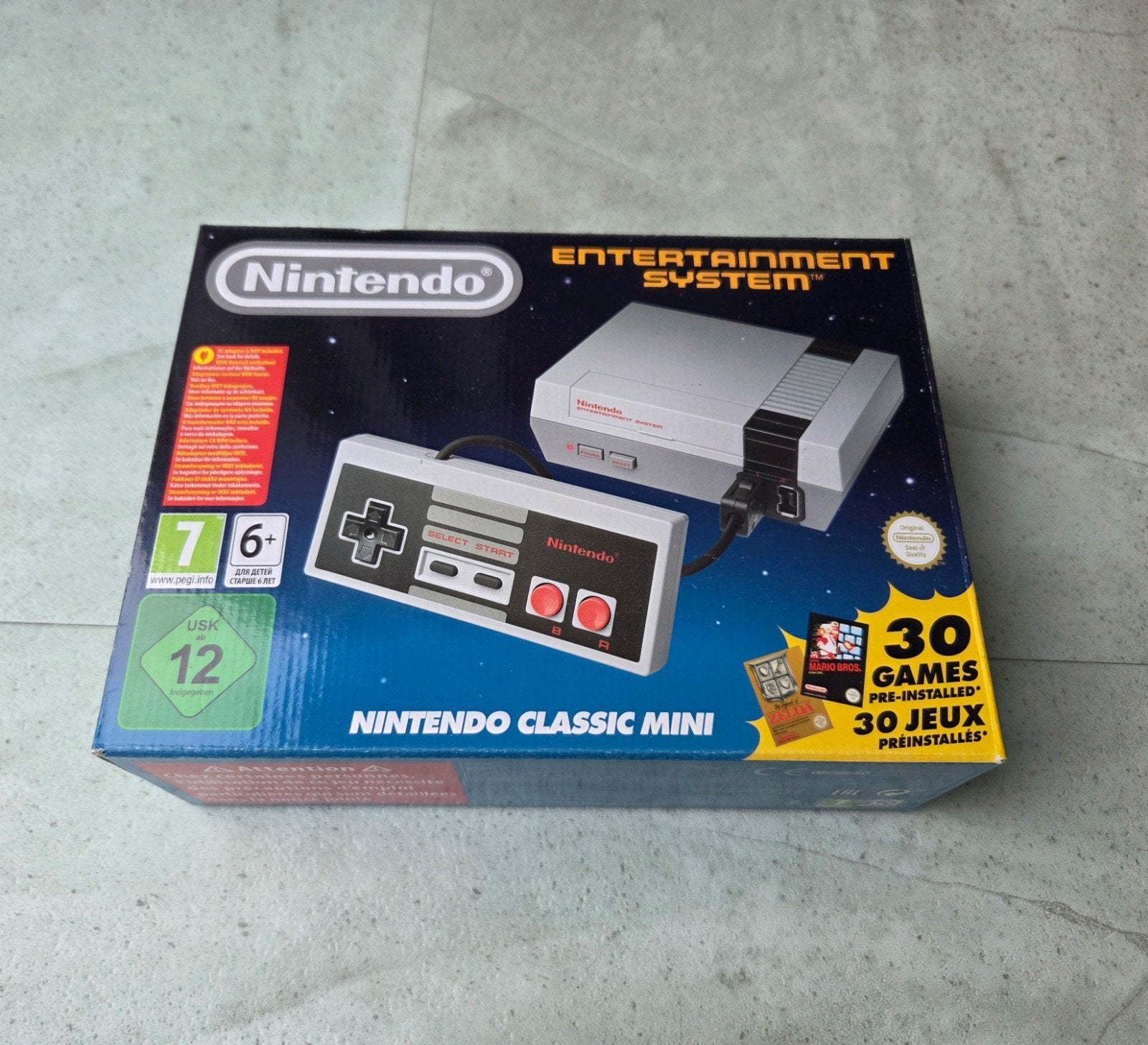 Nintendo Classic Mini NES - Zo goed als nieuw, Spelcomputers en Games, Spelcomputers | Nintendo NES, Ophalen of Verzenden, Zo goed als nieuw