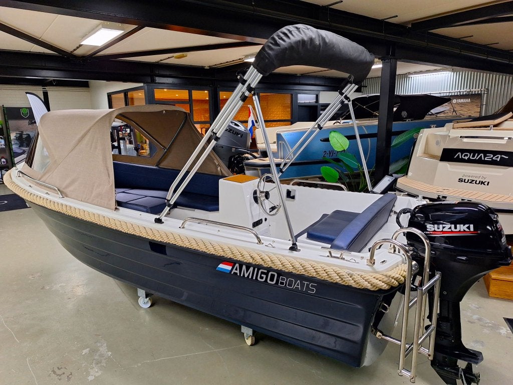 Gebruikte Amigo 470Q | Suzuki 9.9PK | Nieuwe buiskap, Watersport en Boten, Overige merken, 35 cm, Overige brandstoffen, 5 m