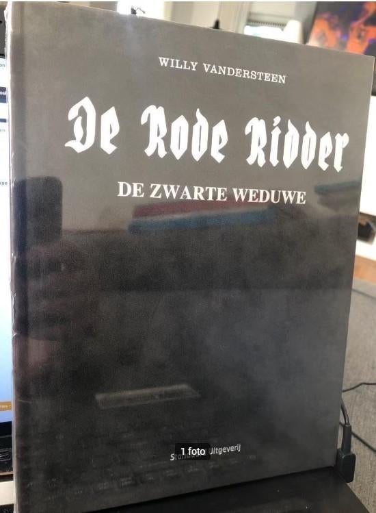 De zwarte weduwe de rode ridder gesigneerd luxe hardcover e3, Eén stripboek, Ophalen of Verzenden, Zo goed als nieuw