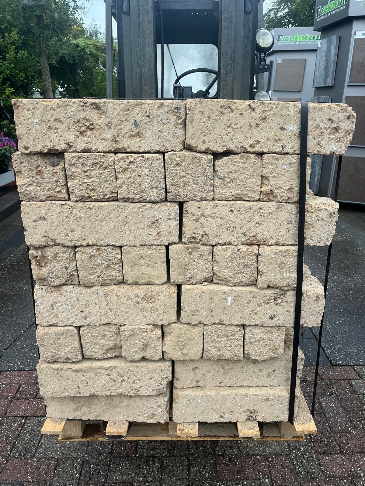 Tufsteen 11x11x37 cm - Natuurstenen voor tuin (per stuk), Ophalen, Zandsteen, Geel, Overige typen