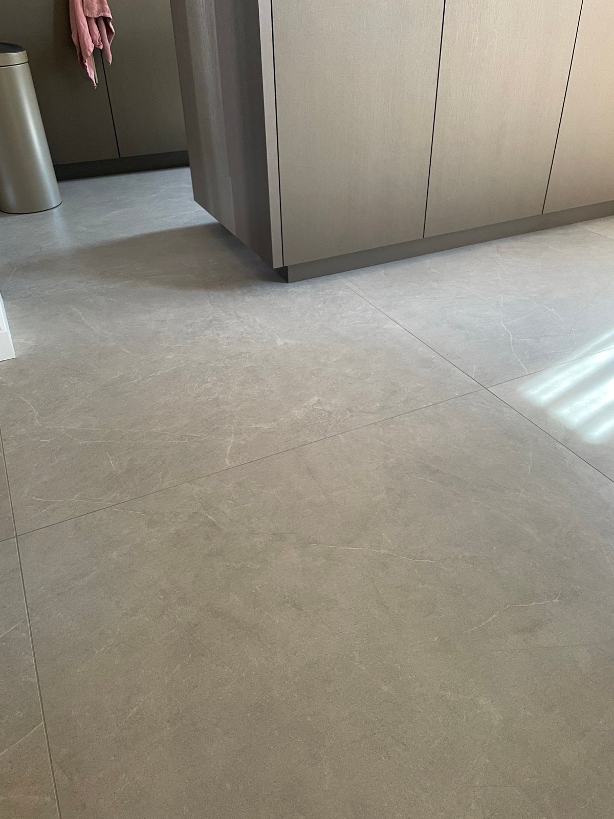 5 Greige tegels 120x120 cm, Ophalen, 60 cm of meer, Nieuw, 5 tot 10 m²