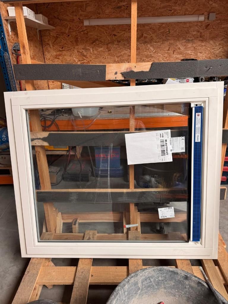 Kozijn ( dubbelglas )  met ventilatie rooster, Raamkozijn, Nieuw, Inclusief glas, 75 tot 150 cm