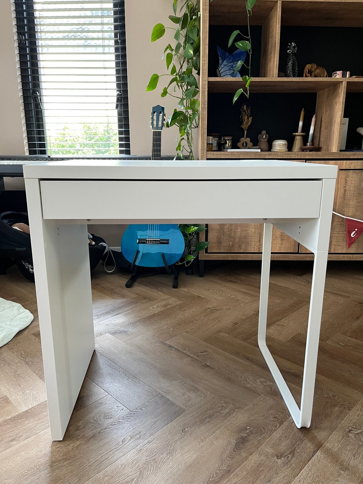 Bureau Micke Ikea, Huis en Inrichting, Bureaus, Ophalen, Zo goed als nieuw