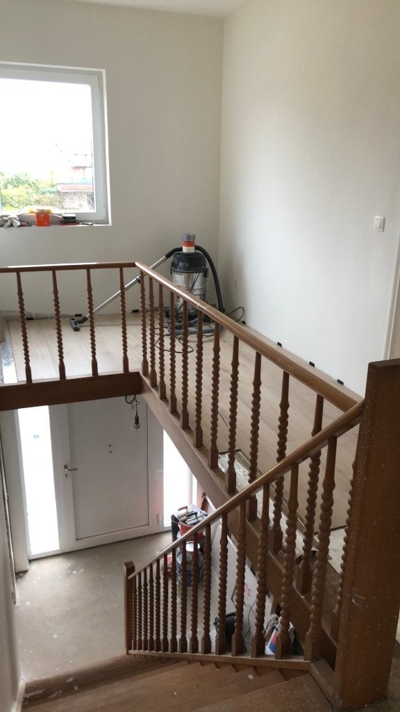 Klassieke houten balustrade met trapleuning en plinten, Ophalen of Verzenden, Gebruikt, 2 tot 4 meter