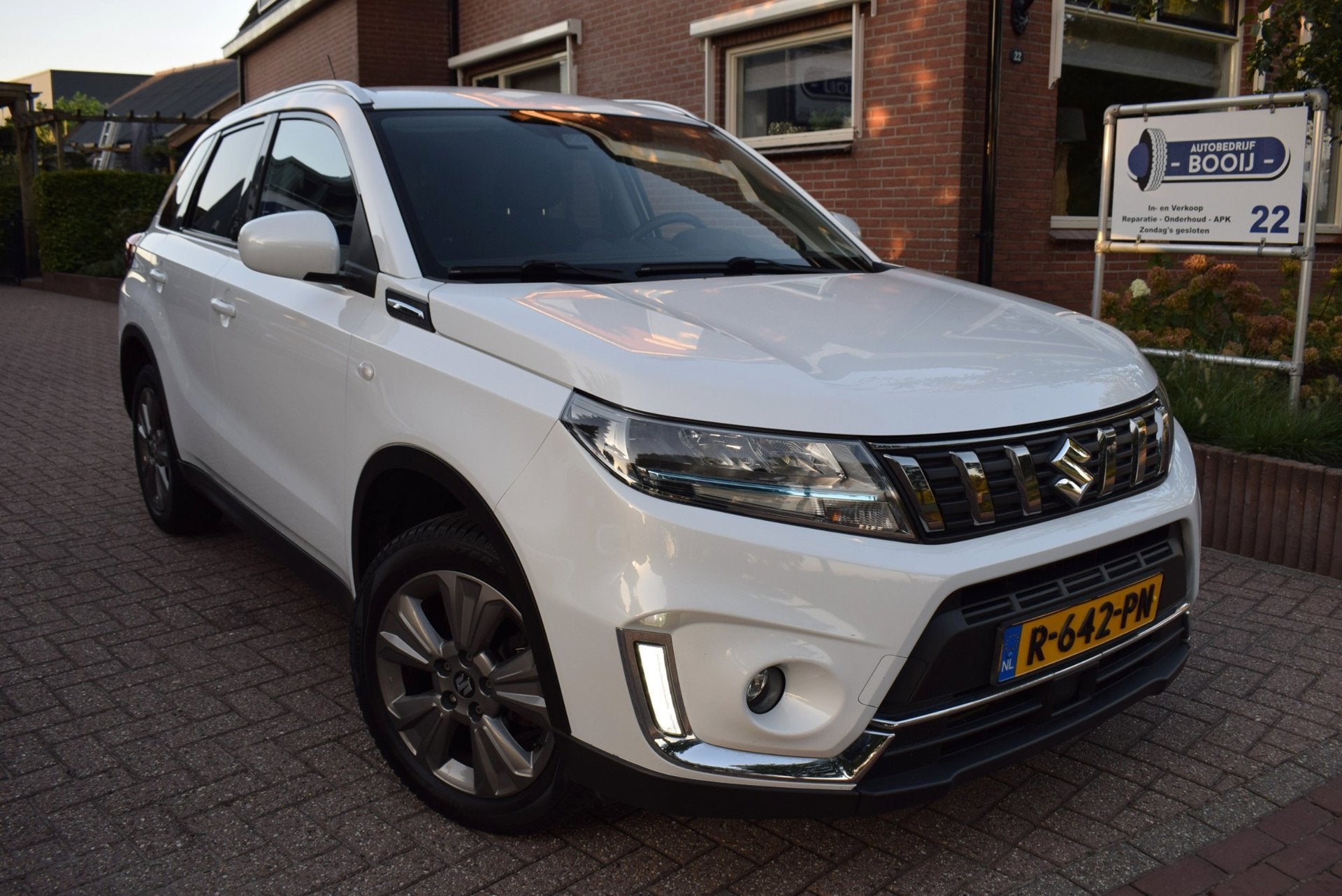 Suzuki Vitara 1.4 Boosterjet Select Smart Hybrid ADAP CRUISE, Auto's, Dealer onderhouden, Stof, Gebruikt, 4 cilinders