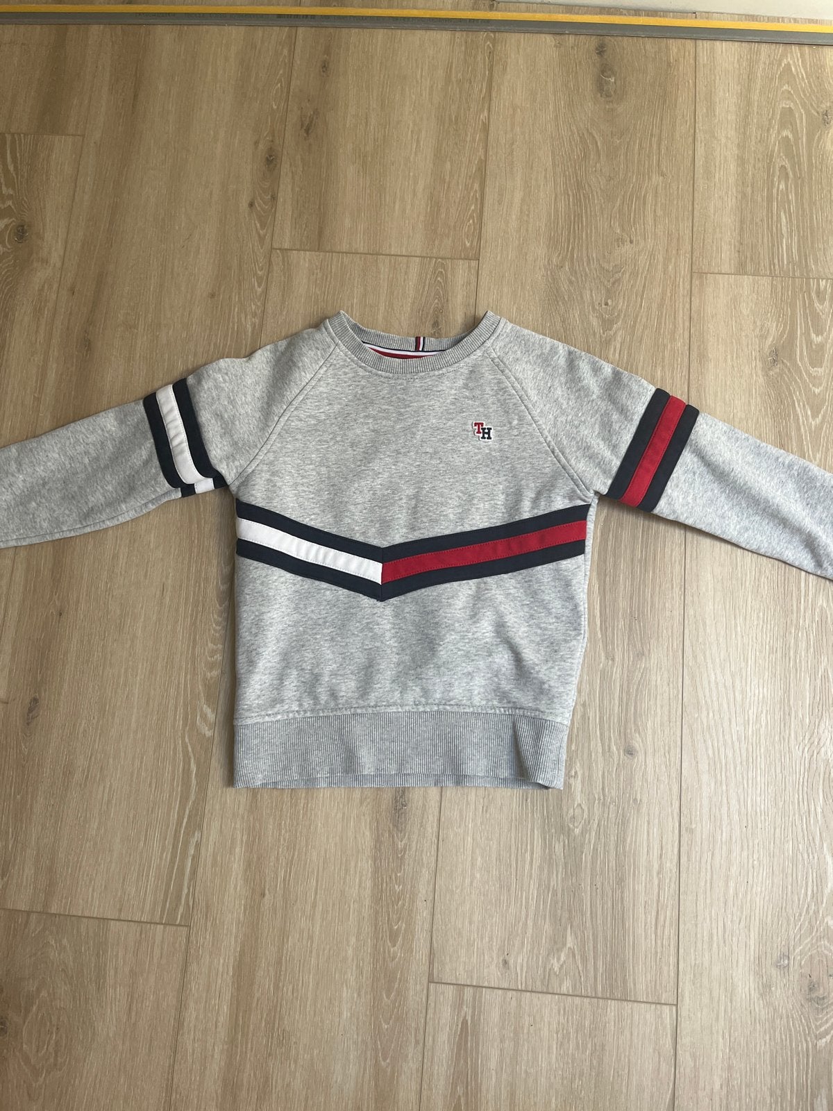 Tommy Hilfiger sweater maat 128, Kinderen en Baby's, Kinderkleding | Maat 128, Ophalen of Verzenden, Zo goed als nieuw, Jongen of Meisje