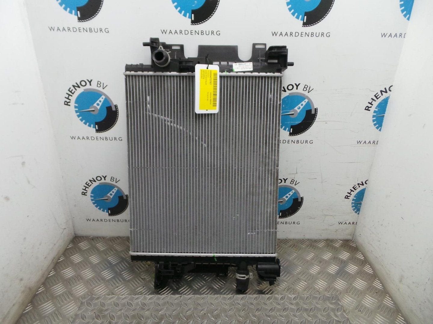 RENAULT TWINGO TCE90 RADIATEUR 2016, Ophalen of Verzenden, Gebruikt, Stiba lid