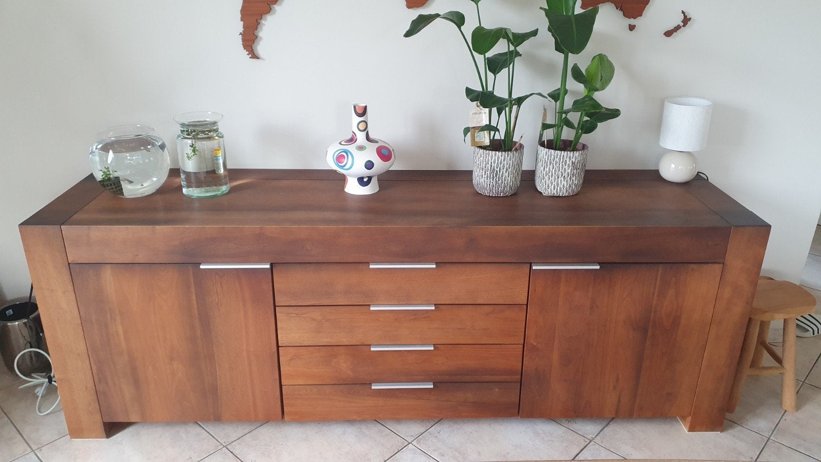 Noten dressoir 220cm Timber, Huis en Inrichting, Ophalen, Gebruikt, Met lade(s), 200 cm of meer