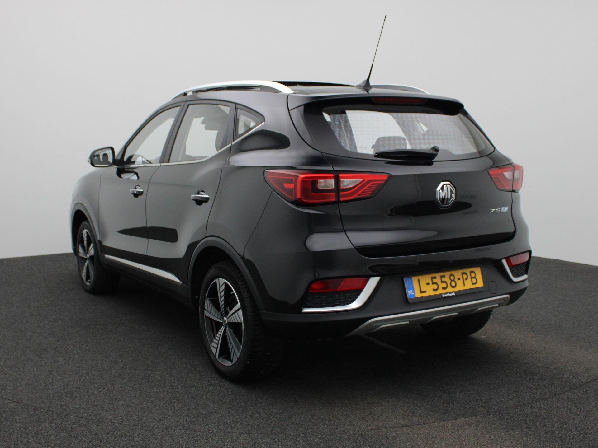 MG MG ZS EV Luxury 45 kWh | Leder | Navi | Panoramadak | Car, Gebruikt, 143 pk, ZS, 1507 kg