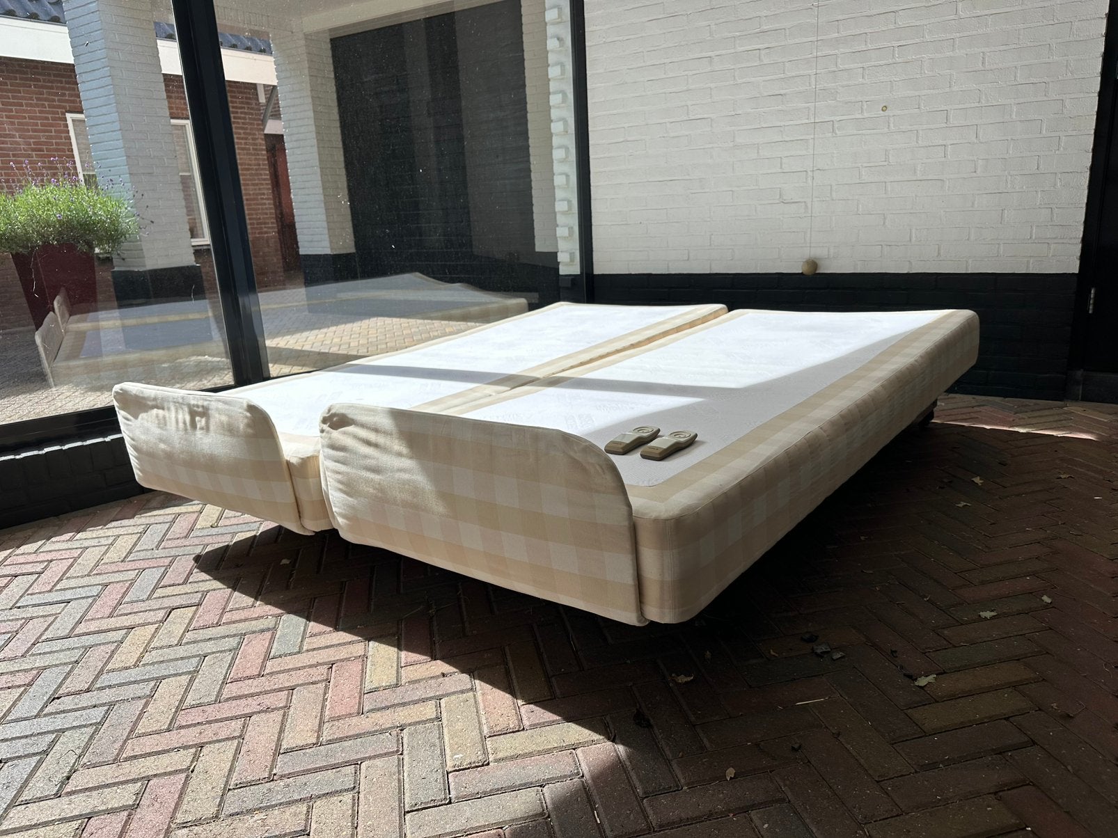 1x Boxspring Hastens - 180x210 - electrisch verstelbaar, Ophalen, Gebruikt, 210 cm, Tweepersoons