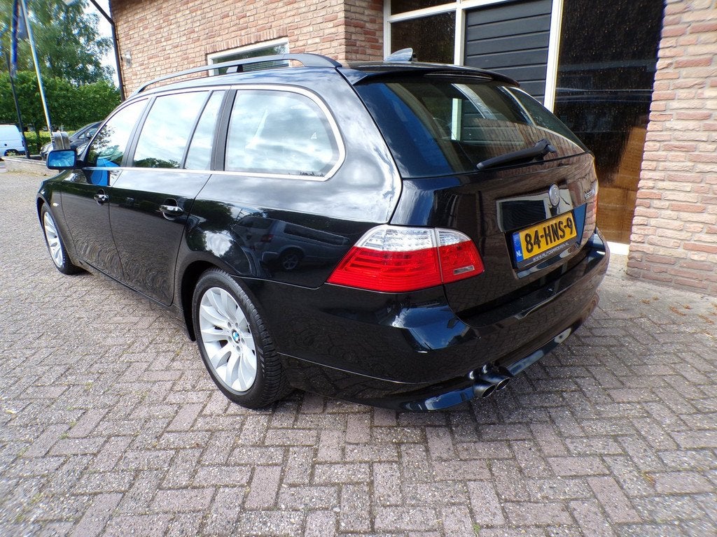 BMW 5-serie Touring 523i Business Line, Auto's, BMW, Zwart, Parkeersensor, Zwart, Origineel Nederlands