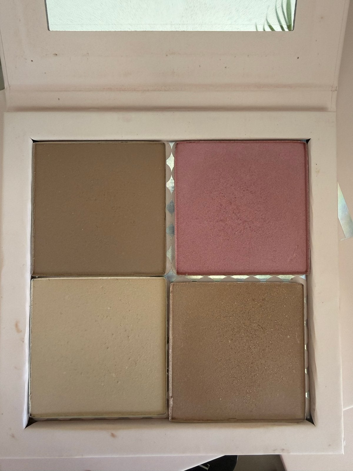 L'OYÉ pressed make-up set: poeder, blush, contour, bronzers, Sieraden, Tassen en Uiterlijk, Overige kleuren, Gehele gezicht, Ophalen of Verzenden