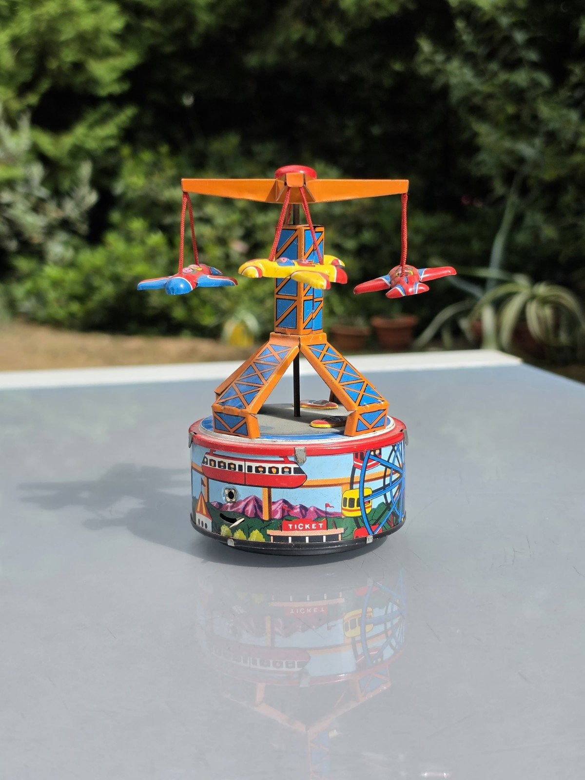 Oude Yone draaimolen vliegtuigjes kermis blikken speelgoed, Ophalen of Verzenden