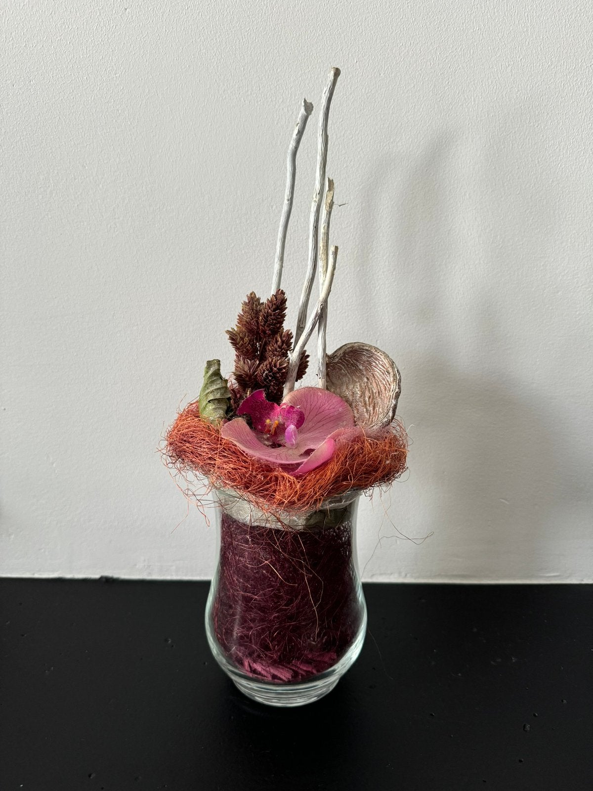 Glazen vaas met kunst bloemstuk, Ophalen of Verzenden, Gebruikt, Glas