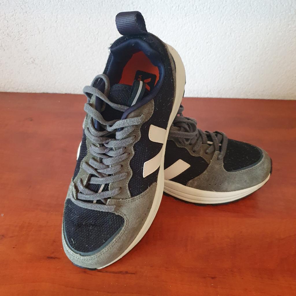 Stijlvolle Veja sneakers - Zo goed als nieuw, Ophalen of Verzenden