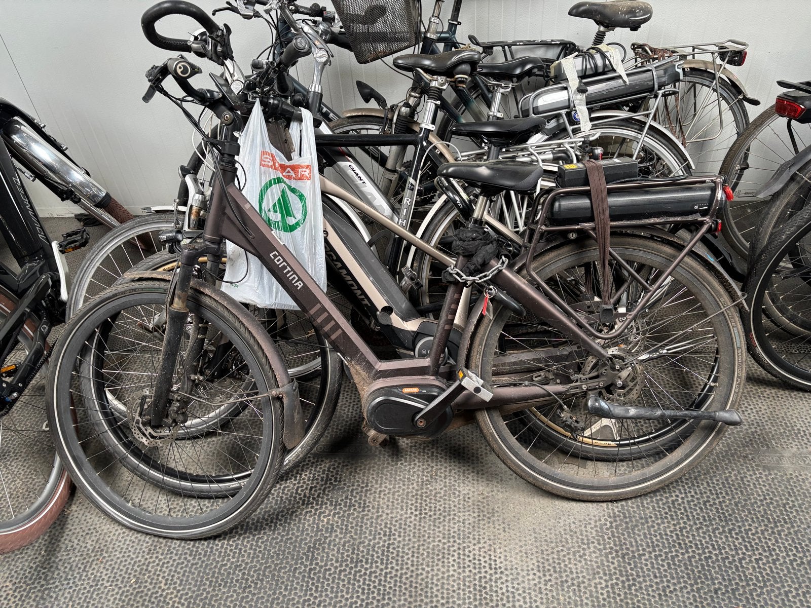 Partij van 15 fietsen: E-bikes, hybride en MTB (werkend/defe, Ophalen, Gebruikt