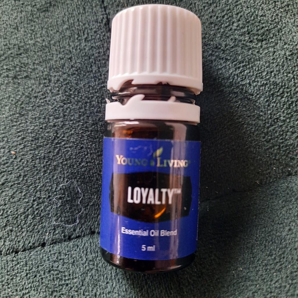 Young Living Loyalty Essentiële Olie - Driekwart Vol, Ophalen of Verzenden, Gebruikt, Overige typen