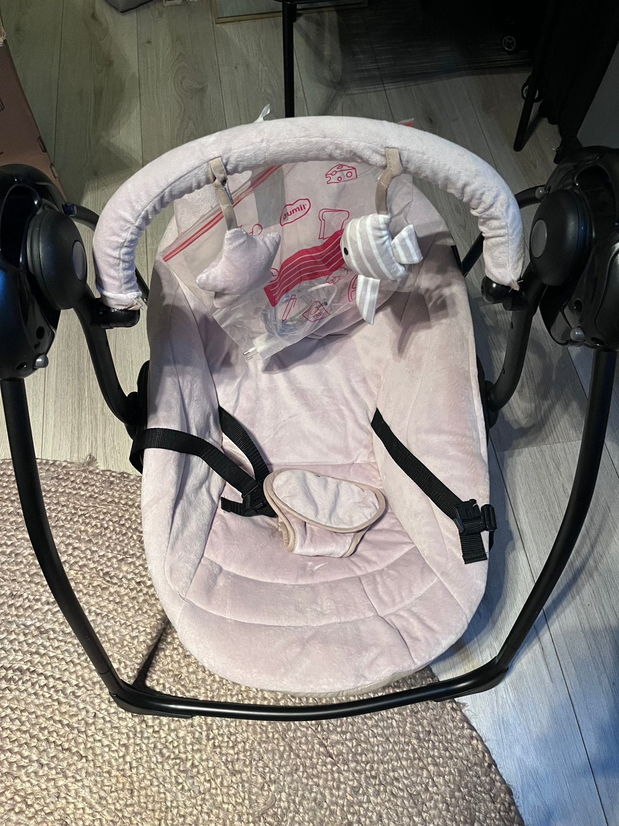 Baby swing met muziek, Ophalen, Zo goed als nieuw