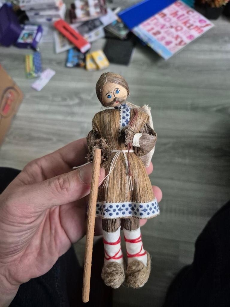 Handgemaakte pop van natuurlijke materialen, 20 cm, Ophalen of Verzenden, Zo goed als nieuw