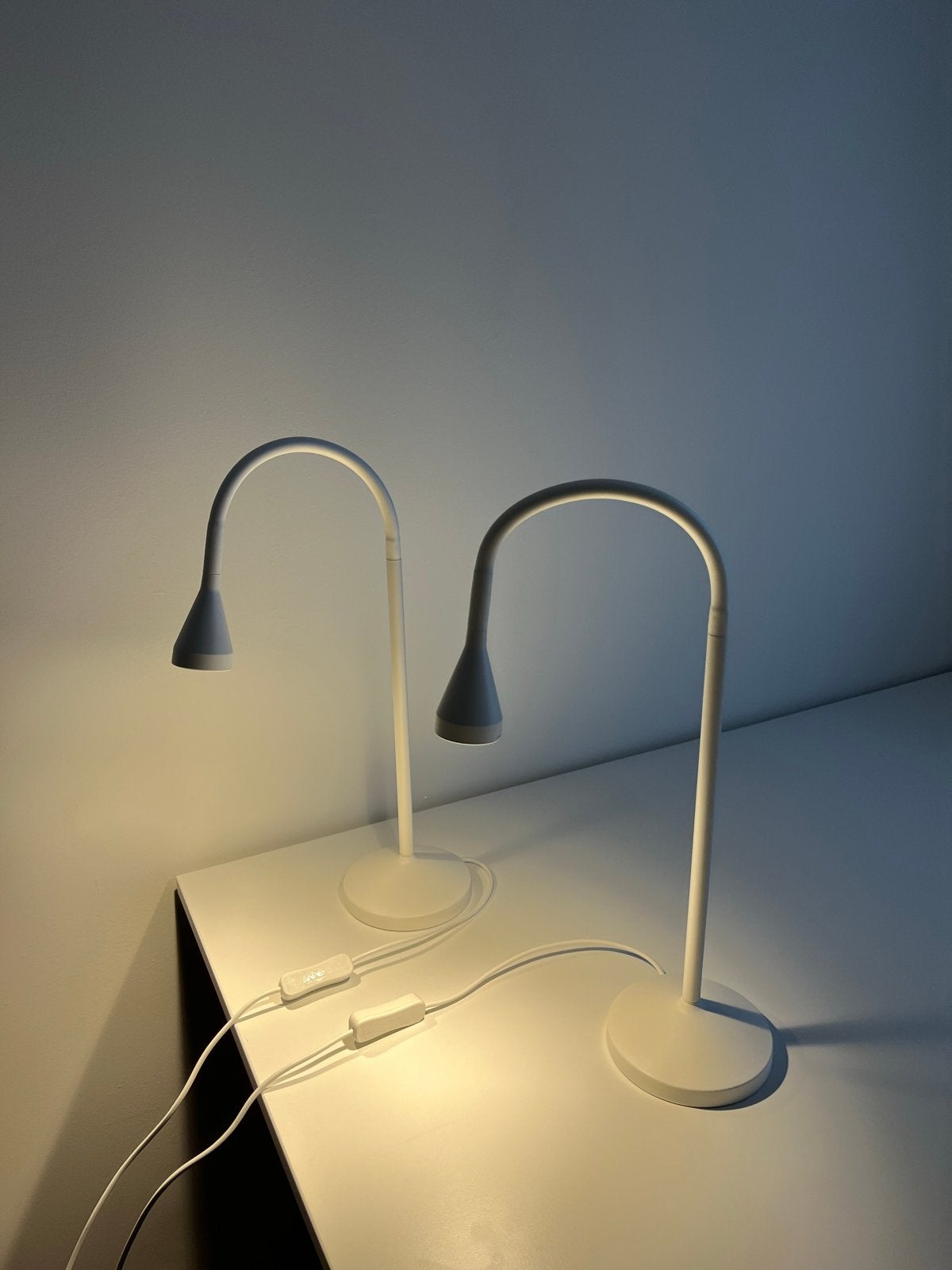 IKEA NÄVLINGE LED Bureaulamp - Wit (2 stuks), LED verlichting, Ophalen of Verzenden, Zo goed als nieuw, IKEA