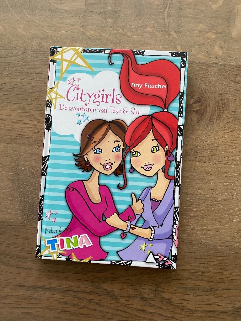 Citygirls, de avonturen van Tess en Sue, Ophalen of Verzenden, Zo goed als nieuw, Tiny Fisscher, Fictie