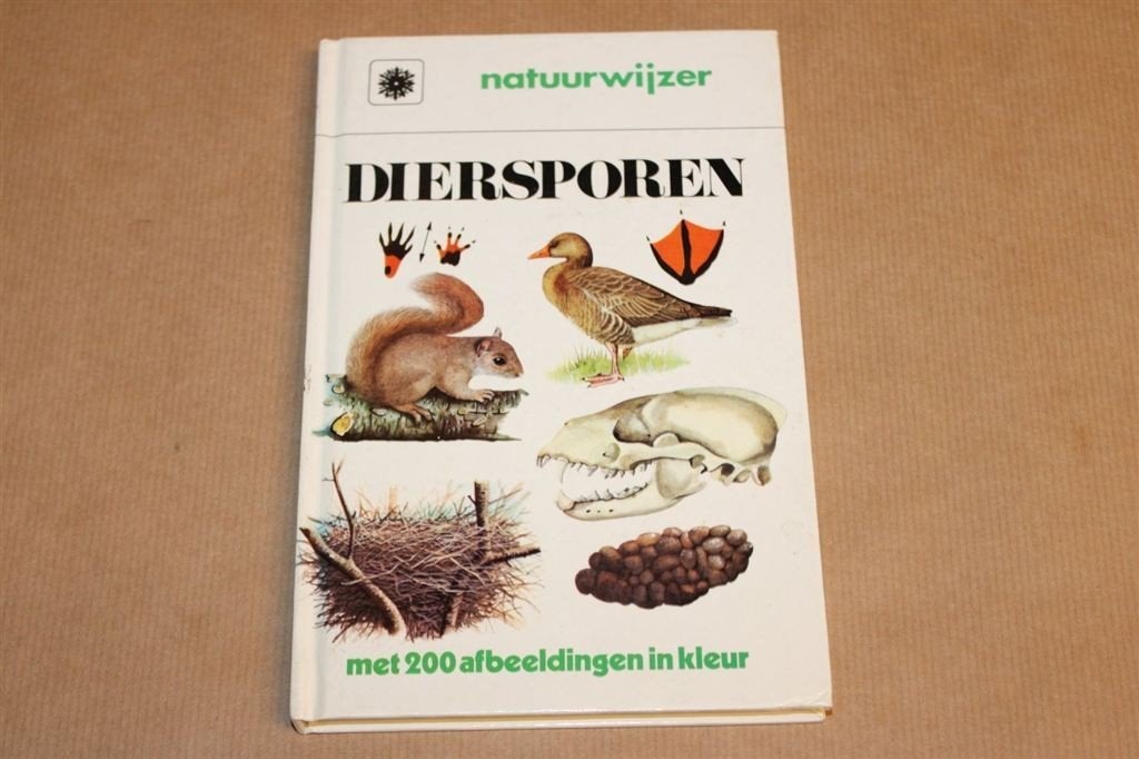 Diersporen — Veldgids Vintage 1979, Ophalen of Verzenden, Gelezen, Katten