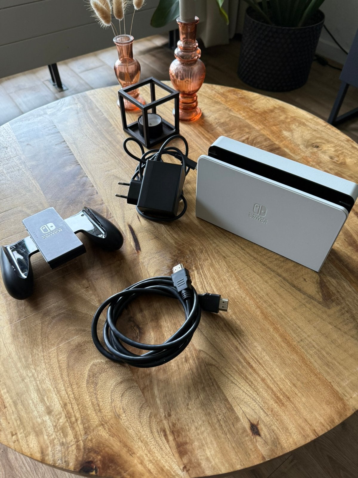 Foto 5 van Nintendo Switch Oled met MicroSD card van 256GB!