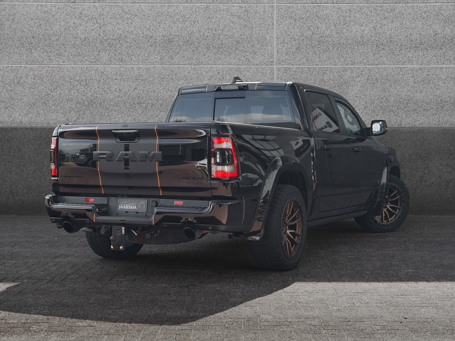Foto 2 van Dodge Ram 1500 5.7 V8 4x4 Crew Cab Limited | Panoramadak | T