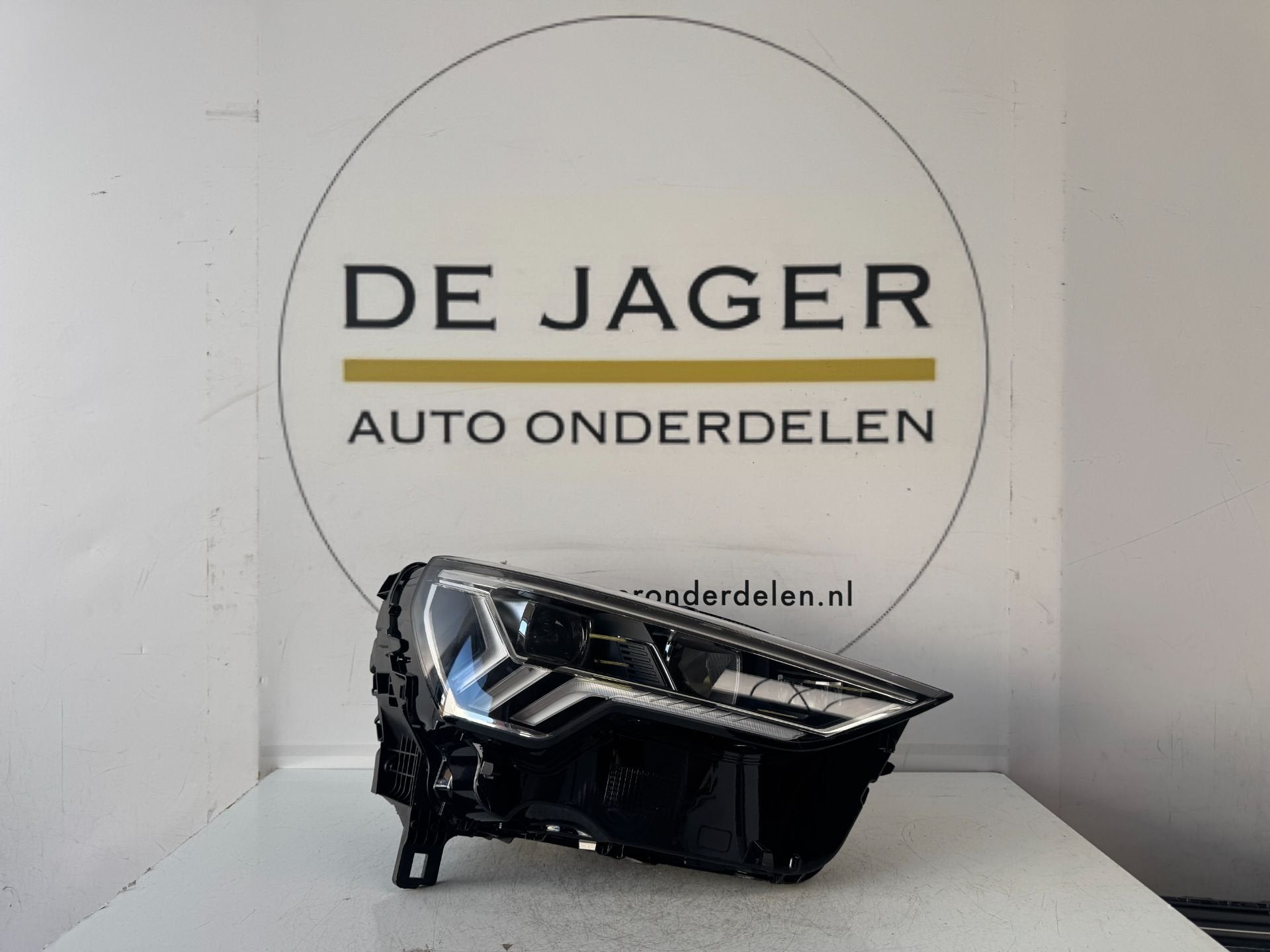 AUDI Q3 SQ3 F3 83A VOL LED KOPLAMP LINKS 83A941034, Gebruikt, AUDI AG, Auto-Union-Strasse 1
85045  Ingolstadt, DE, Kundenbetreuung@audi.de