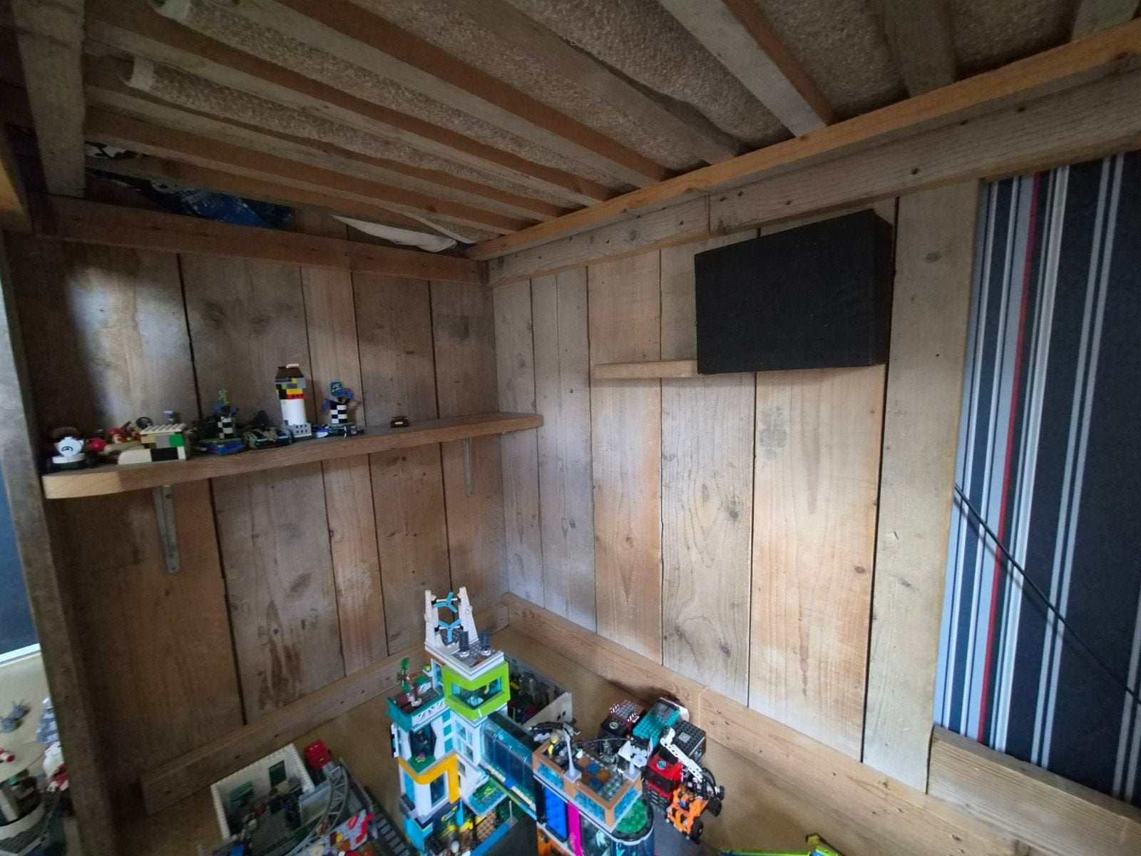 Foto 8 van Stoer steigerhouten hoogslaper in huisjesvorm!