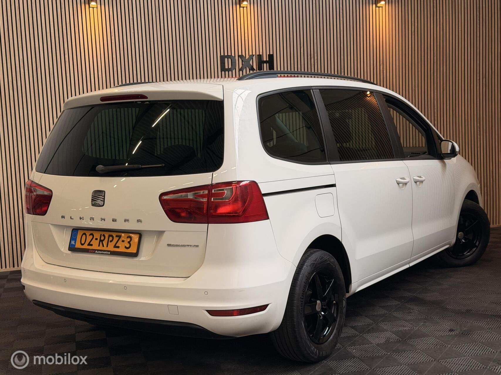 Seat Alhambra 1.4 TSI DSG NW.KETTING! NAVI TREKHK PDC CRUISE, Auto's, Euro 5, Stof, Zwart, 4 cilinders