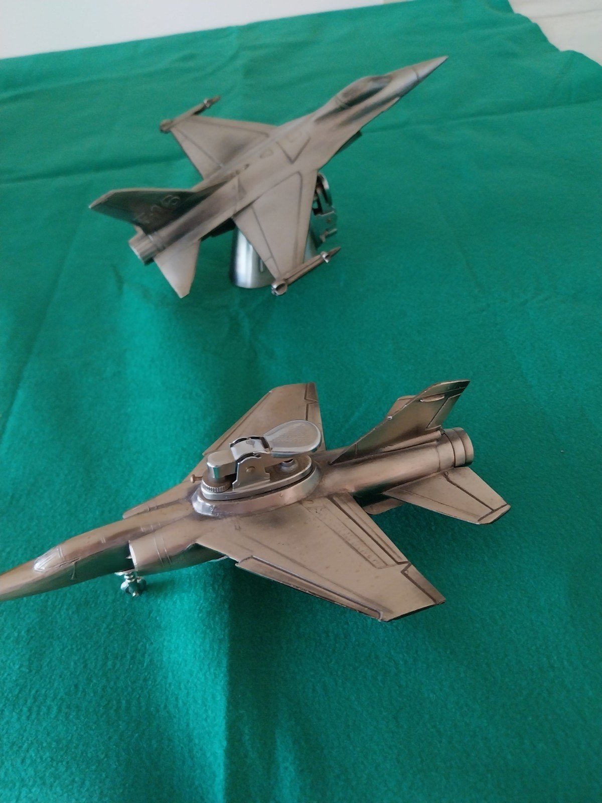 Vintage aanstekers in de vorm van F16, Ophalen, Zo goed als nieuw, Overige typen