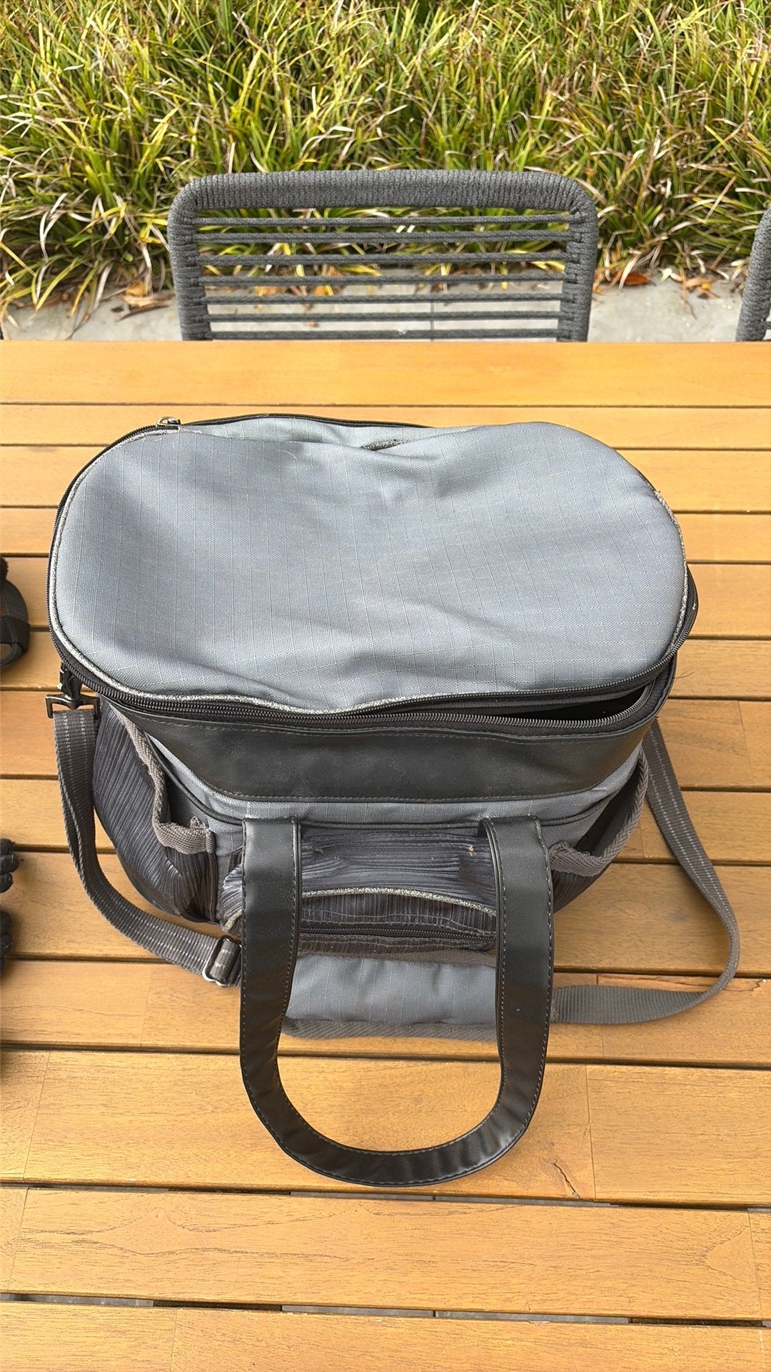 Paarden/poets tas incl borstels,halsters en touw, Ophalen, Gebruikt