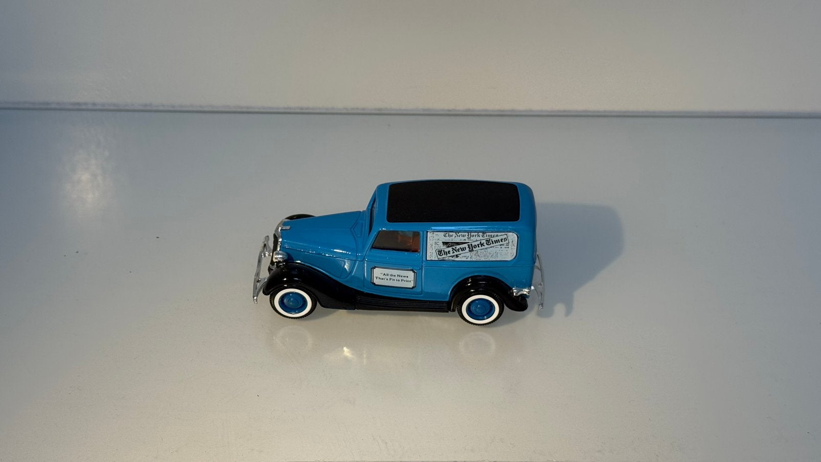 Solido Ford V8 New York Times reclame 1:43, Ophalen of Verzenden, Zo goed als nieuw, Auto, Solido