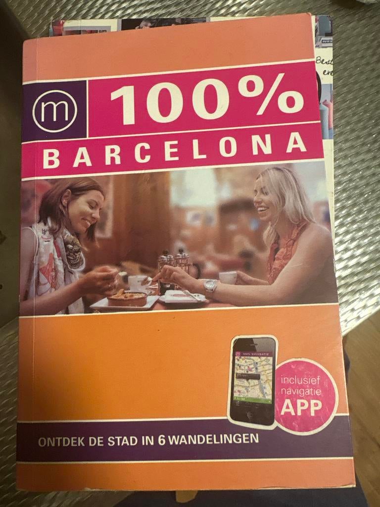 100% Barcelona Reisgids - Ontdek de stad in 6 wandelingen, Boeken, Reisgidsen, Overige merken, Europa, Ophalen of Verzenden, Zo goed als nieuw