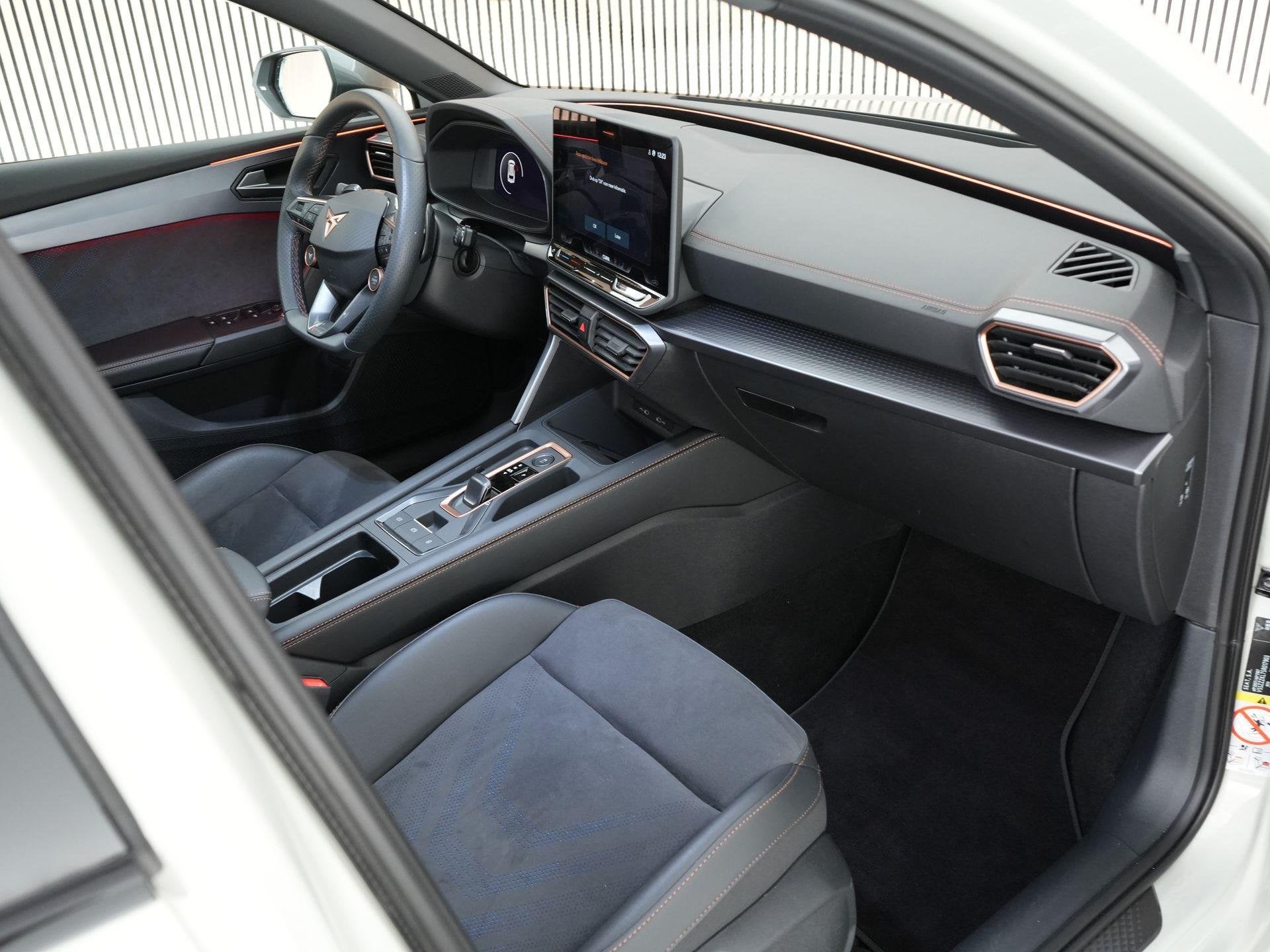 CUPRA Leon Sportstourer 1.5 TSI e-Hybrid Business |BTW auto|, Auto's, 4 cilinders, 150 pk, Alcantara, 26 kWh