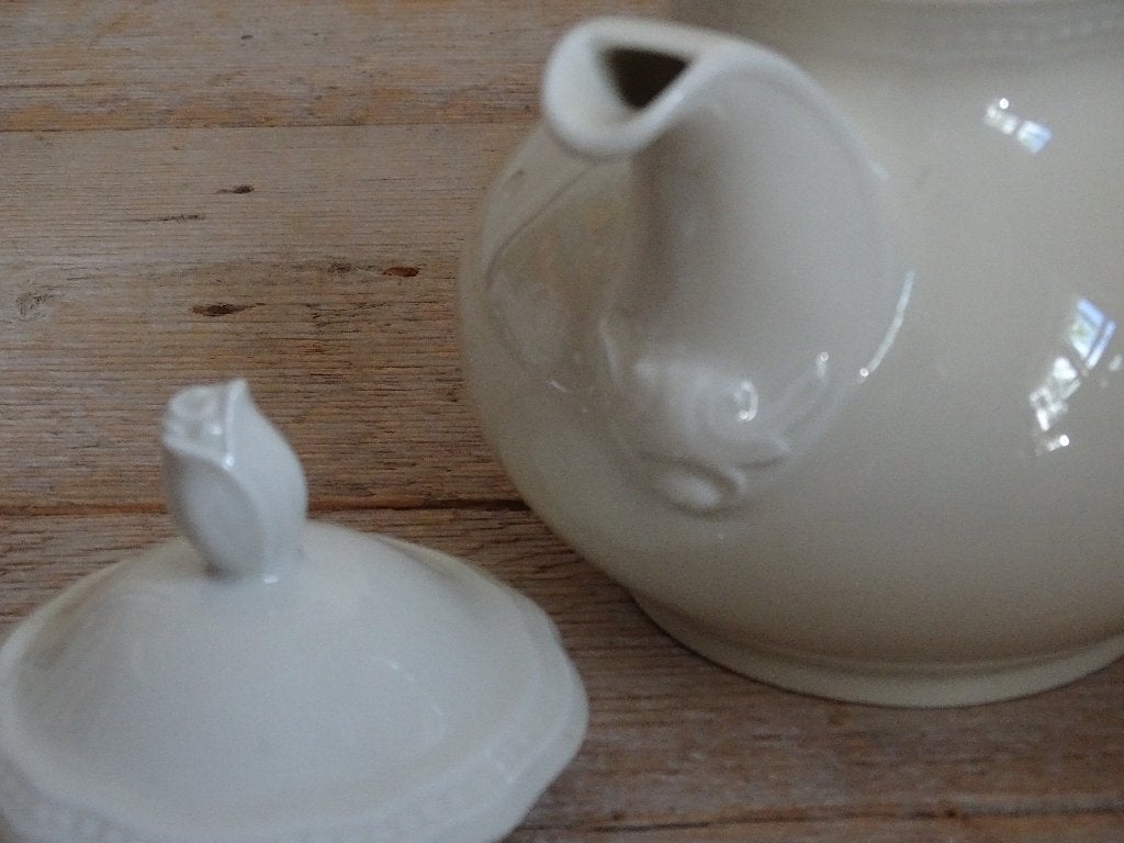 1x Theepot, Bavaria Seltmann Weiden ALT DRESDEN, creme, zgan, Antiek en Kunst, Antiek | Servies los, Ophalen of Verzenden