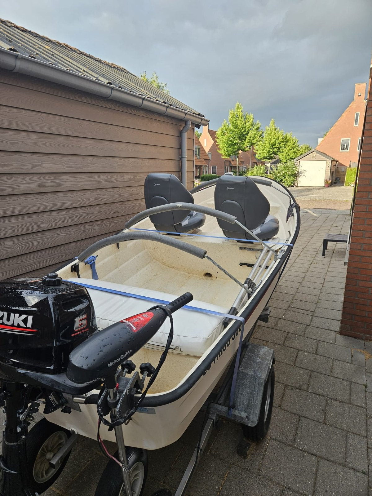 vis/fun bootje, Watersport en Boten, Vis- en Consoleboten, Ophalen, Gebruikt, 1 m, Viertaktmotor