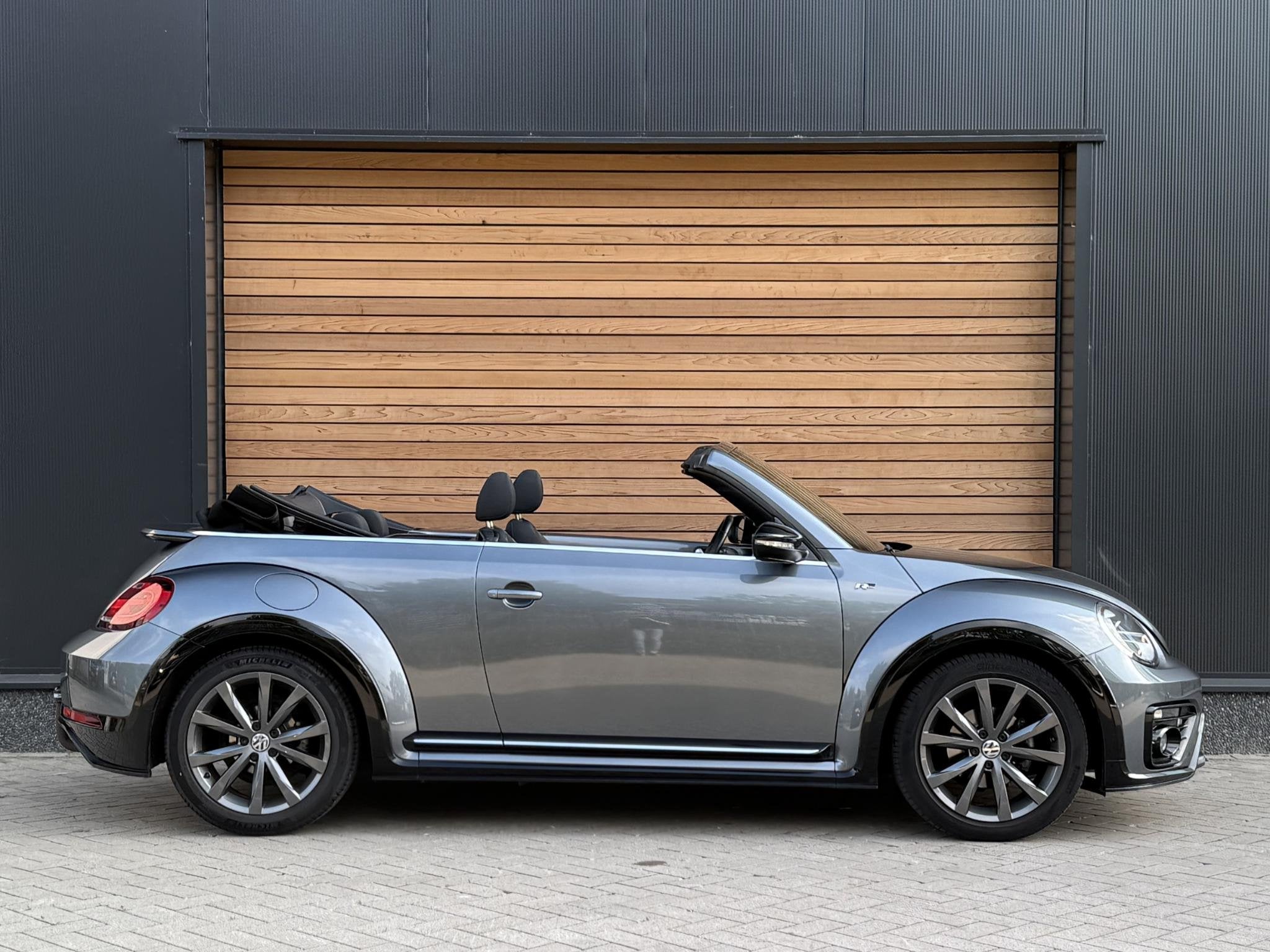 Volkswagen Beetle Cabriolet 1.4 TSI Dune R-line FENDER-AUDIO, Stof, Gebruikt, 4 stoelen, Automatische klimaatregeling