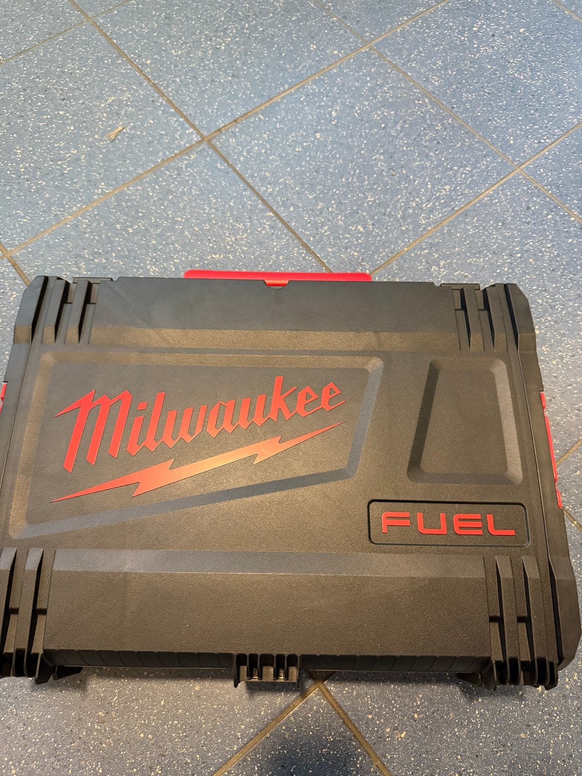 Milwaukee FUEL Gereedschapskoffer - Leeg, Ophalen of Verzenden, Zo goed als nieuw, Gereedschapsopslag, Milwaukee