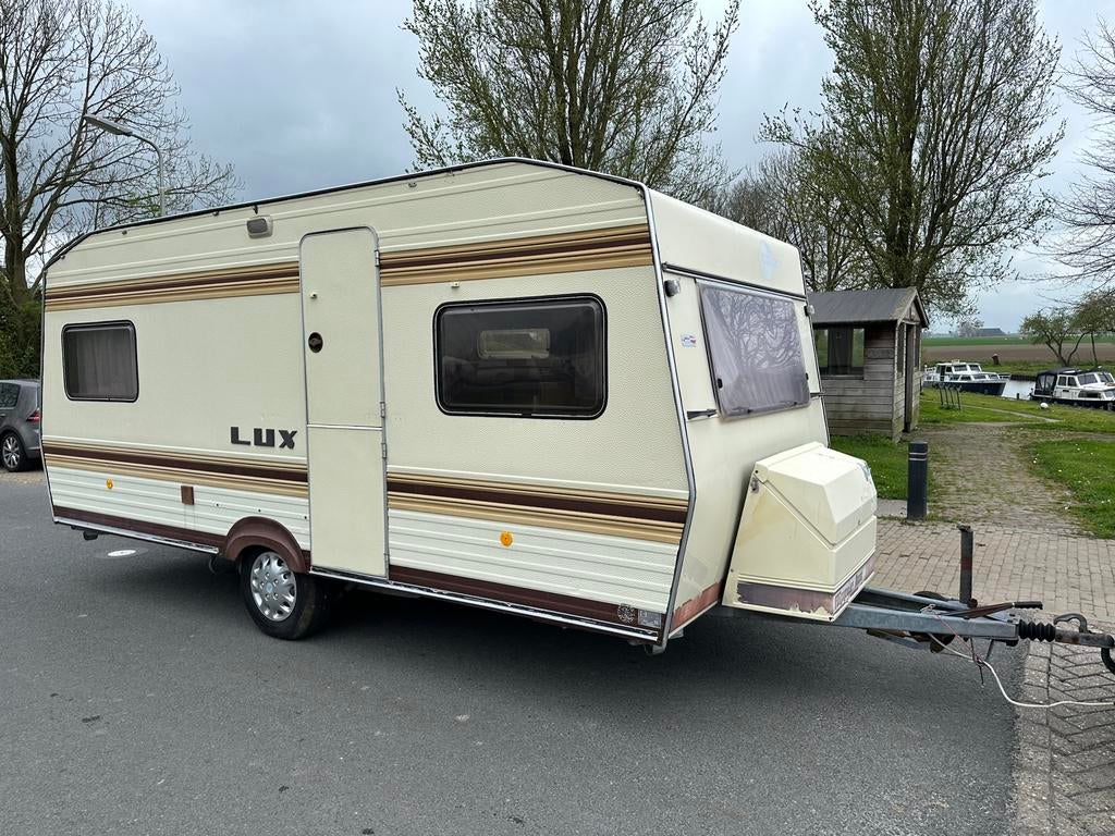 Ruime Burstner Lux 515. Ideaal voor tijdelije bewoning, Overige merken, Vast bed, Rondzit, Bedrijf