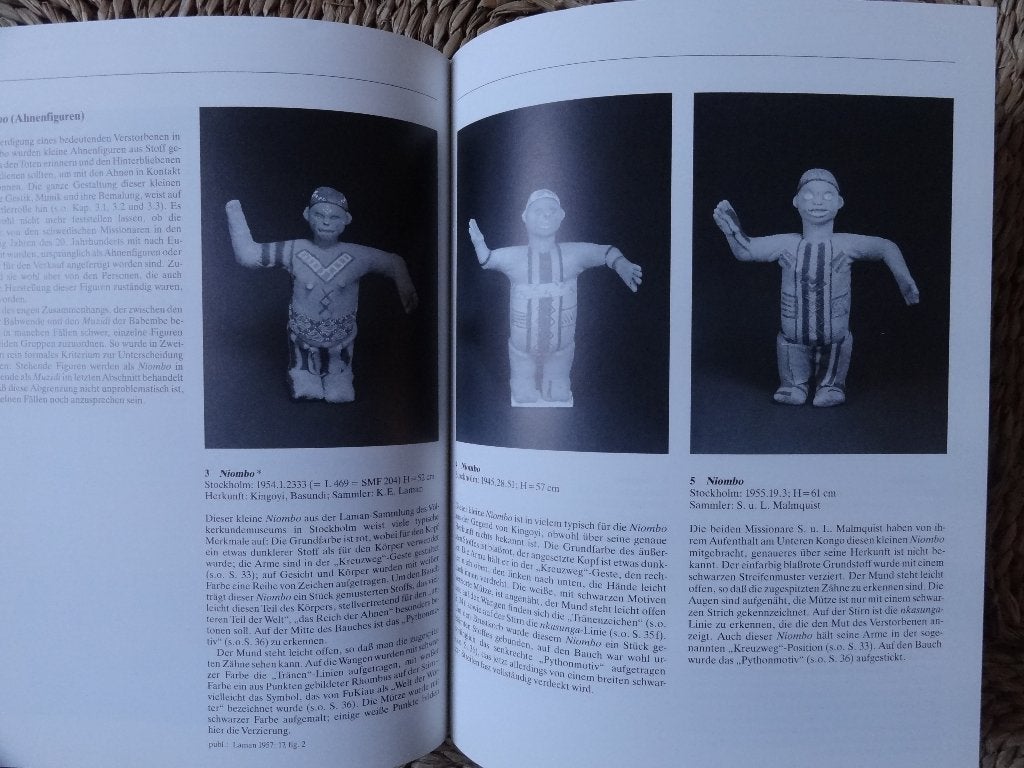 NIOMBO, der Tote in der Puppe, boek museum Köln, Antiek en Kunst, Afrika, Verzenden, Pop, Papier/karton