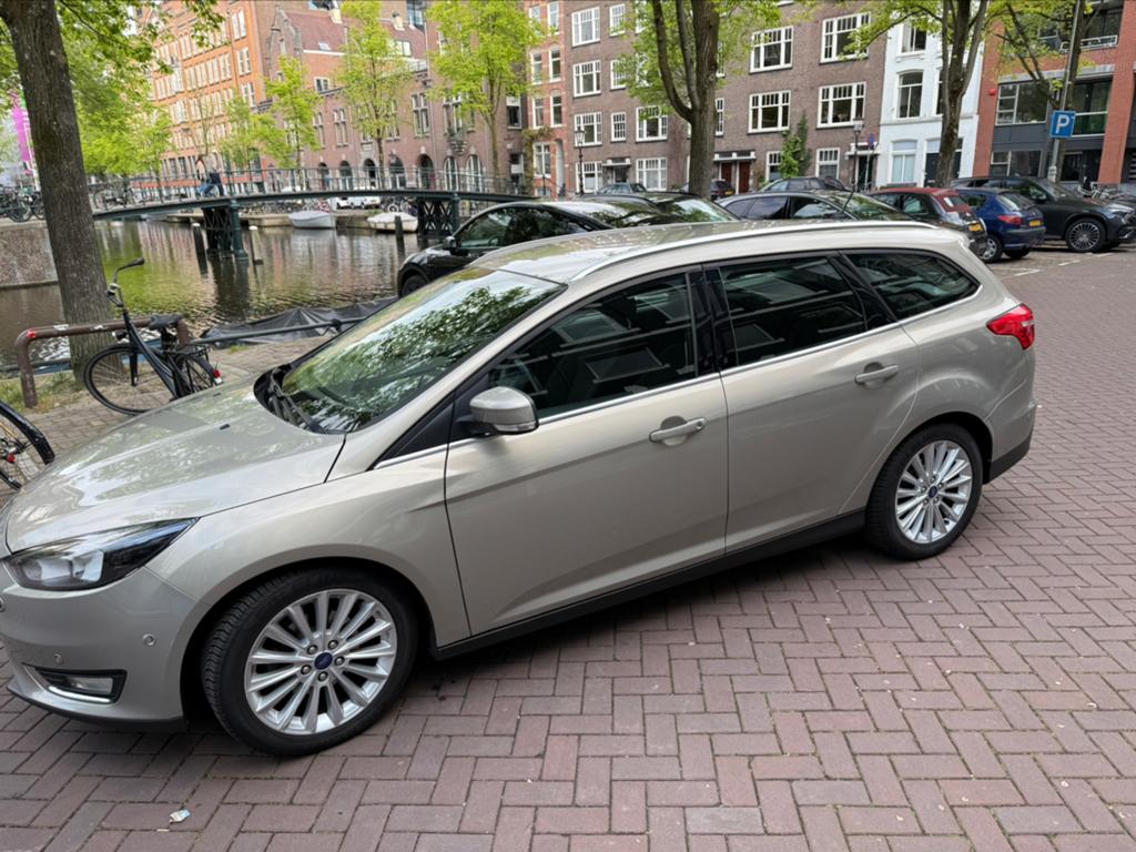 Ford Focus 1.0 Ecoboost 125pk 2015 Grijs, Auto's, Ford, 125 pk, Origineel Nederlands, Handgeschakeld, 1216 kg