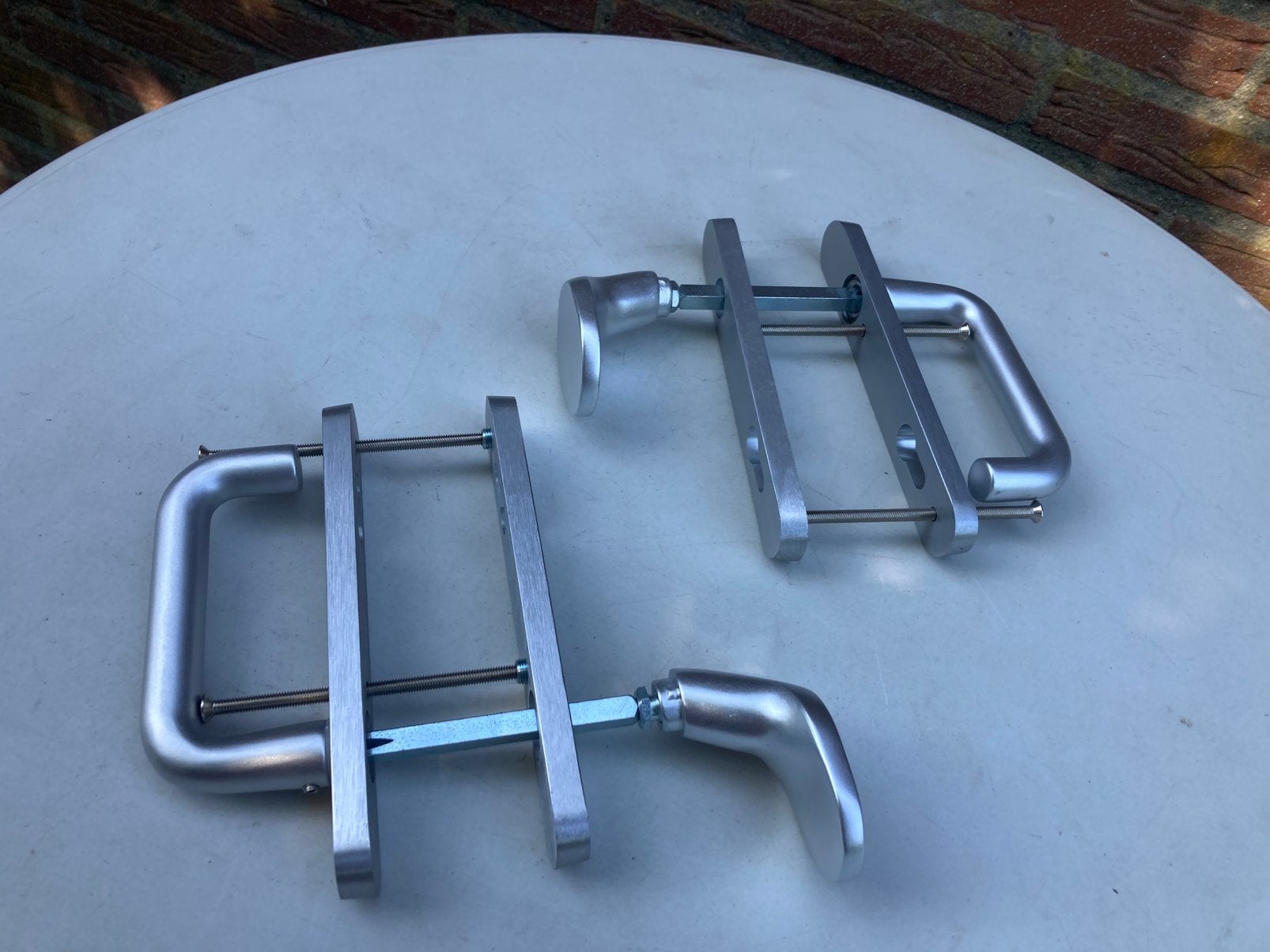 2x aluminium knop / kruk deurbeslag pc 92 nieuw, Ophalen of Verzenden, Nieuw, Overige materialen, Klink of Kruk