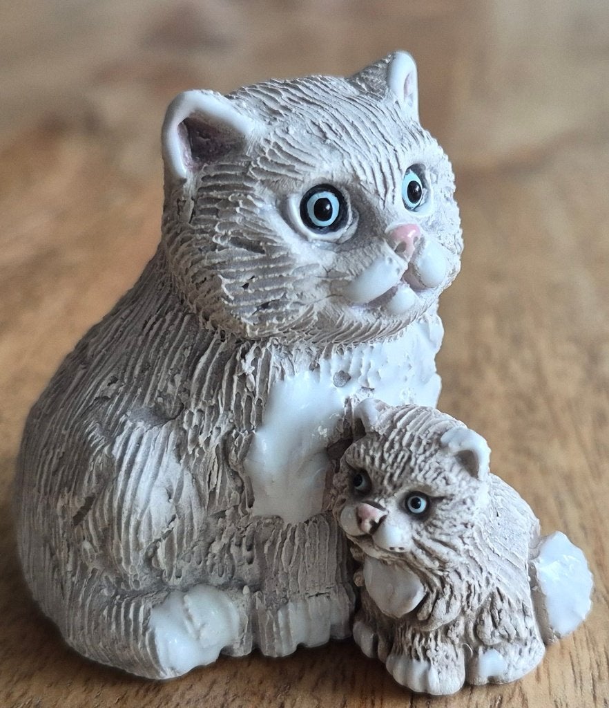 Grijze kat met kitten  COAD Peru  6x6xx4,5 cm, Ophalen of Verzenden, Zo goed als nieuw, Dier