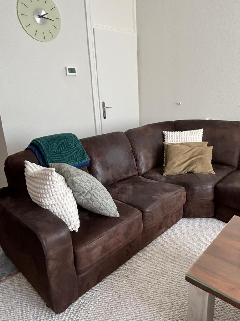 Stevige buffelleren hoekbank - Duurzaam en comfortabel, Huis en Inrichting, Banken | Bankstellen, Ophalen, 250 tot 300 cm, Gebruikt